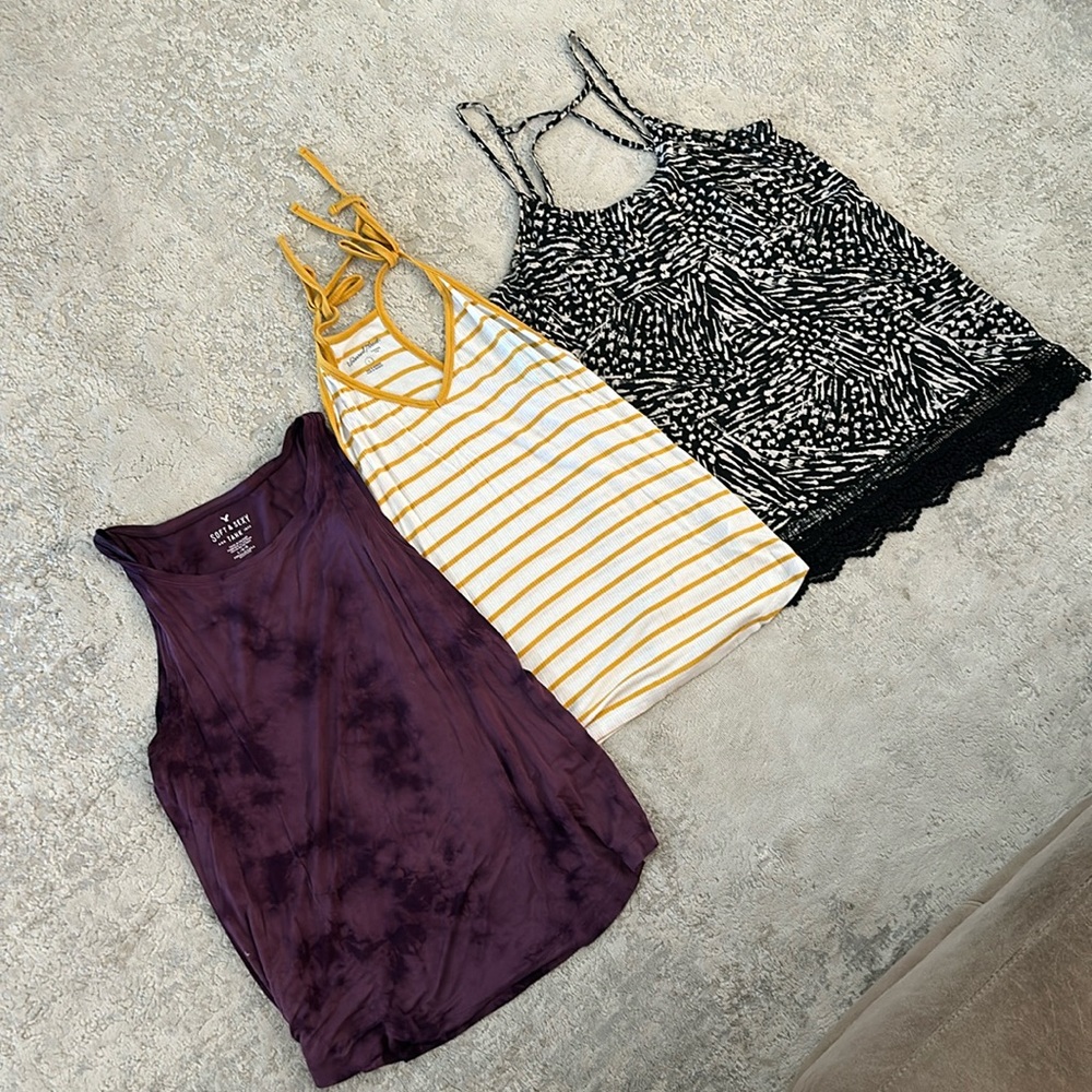 3 woman’s tank tops size large